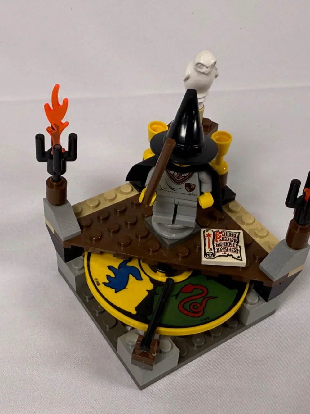 Vintage LEGO Harry Potter 4701 Sorting Hat Complete 2001 Set